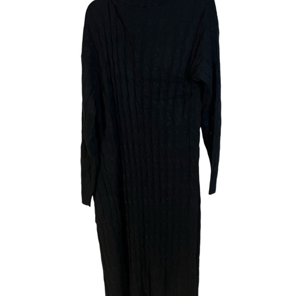 A new black knit sweater , open front with pockets in size - Picture 5 of 7